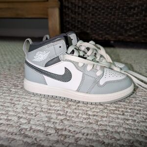 Kids Nike Gray and White Sneakers
